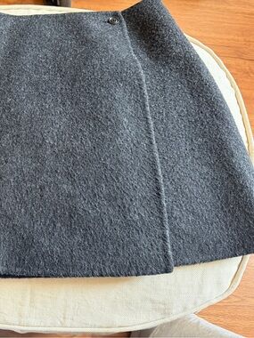 Wool-Bled DKNY skirt